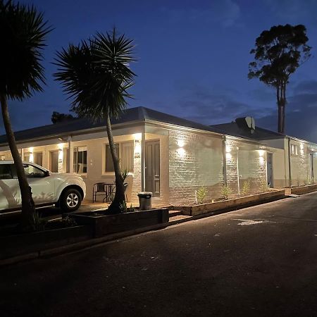 נווארה Balan Village Motel מראה חיצוני תמונה