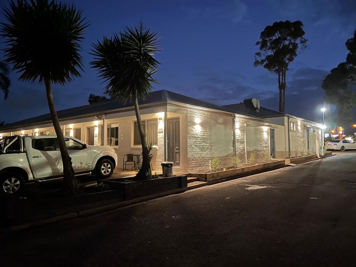 נווארה Balan Village Motel מראה חיצוני תמונה